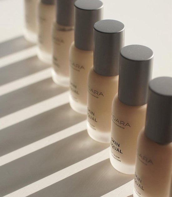 Skin Equal Soft Glow Foundation SPF15 MADARA