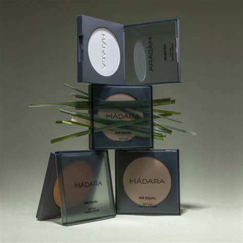 Air Equal Soft Silk Mineral Powder MADARA