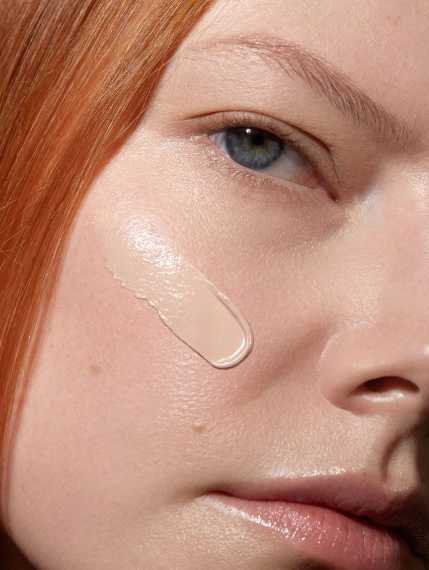 Skinonym Semi Matte Peptide Foundation MADARA