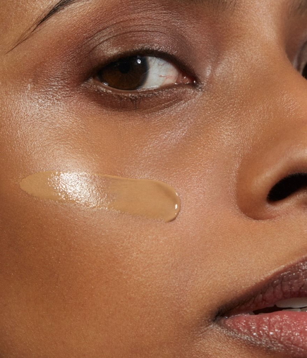 Skinonym Semi Matte Peptide Foundation MADARA