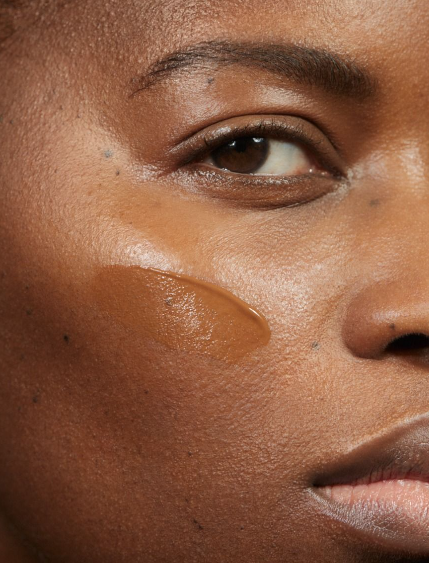 Skinonym Semi Matte Peptide Foundation MADARA