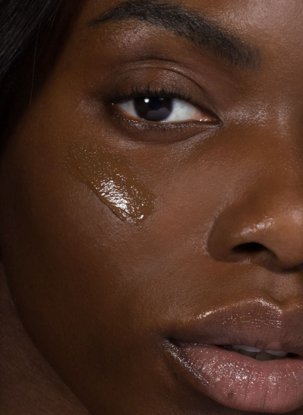 Skinonym Semi Matte Peptide Foundation MADARA